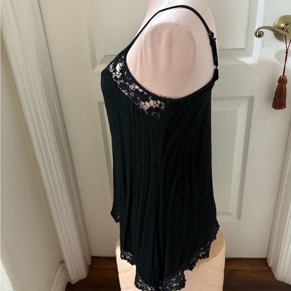 ⭐️10 / $10 ⭐️ Black linen Lace Trim Cami Top size S - Picture 7 of 10